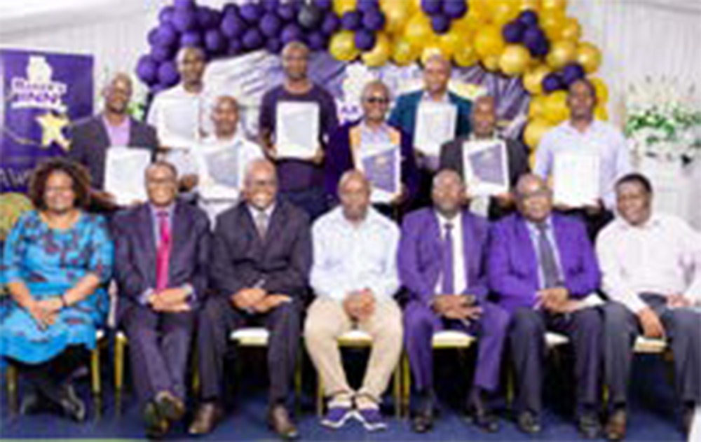 Southern Region Long Service Awards (10 years)
Standing in the back row from left to right:
Nancy Twala, Tapiwa Guyo, Tapiwa Mphahliwa, Gift Gukuta, Juma
Mphande, Standford Mumbire, Peter Gukuta and Joseph Deremete